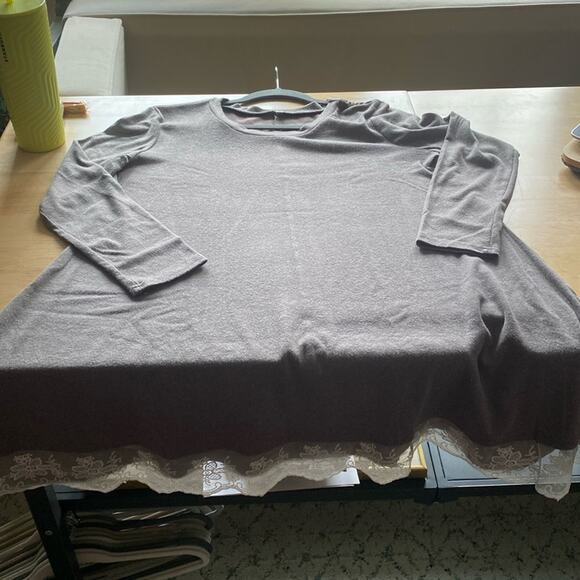 Soft knit tunic with lace trim - Picture 1 of 5